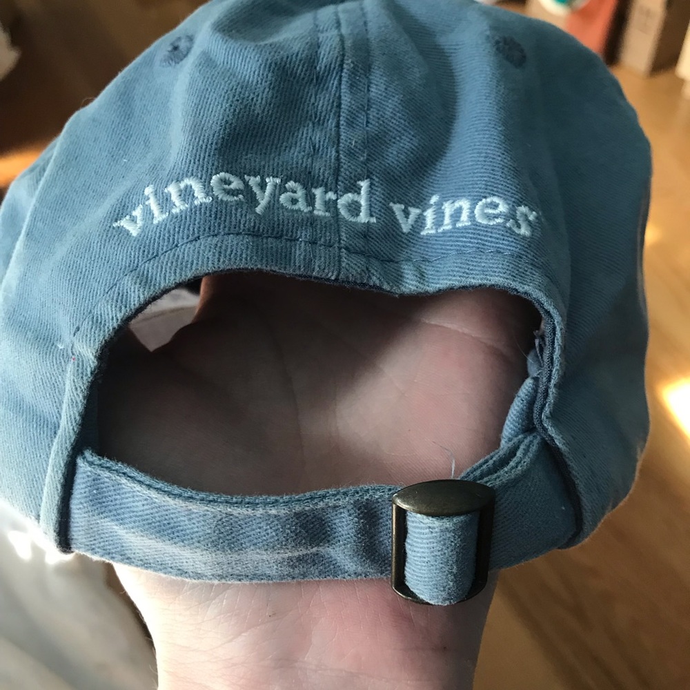 VV HAT